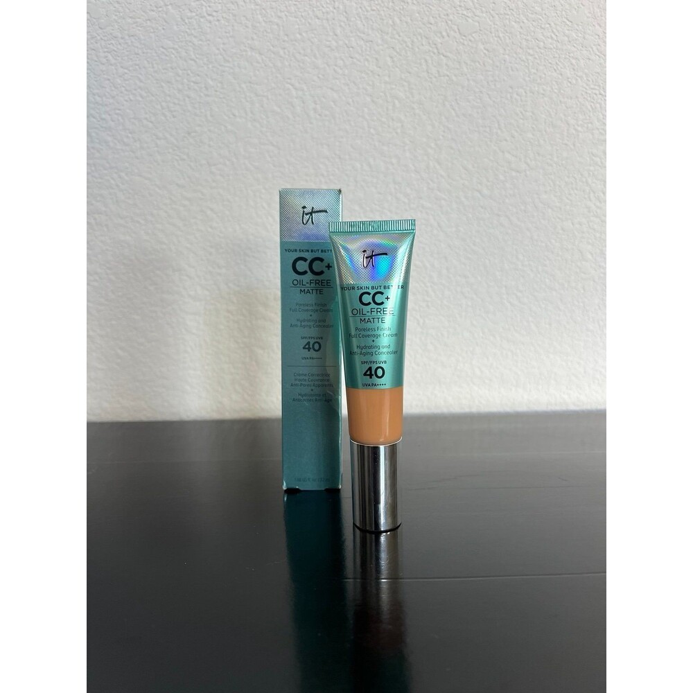 IT Cosmetics CC+ Cream Natural Matte Foundation with SPF 40 shade rich